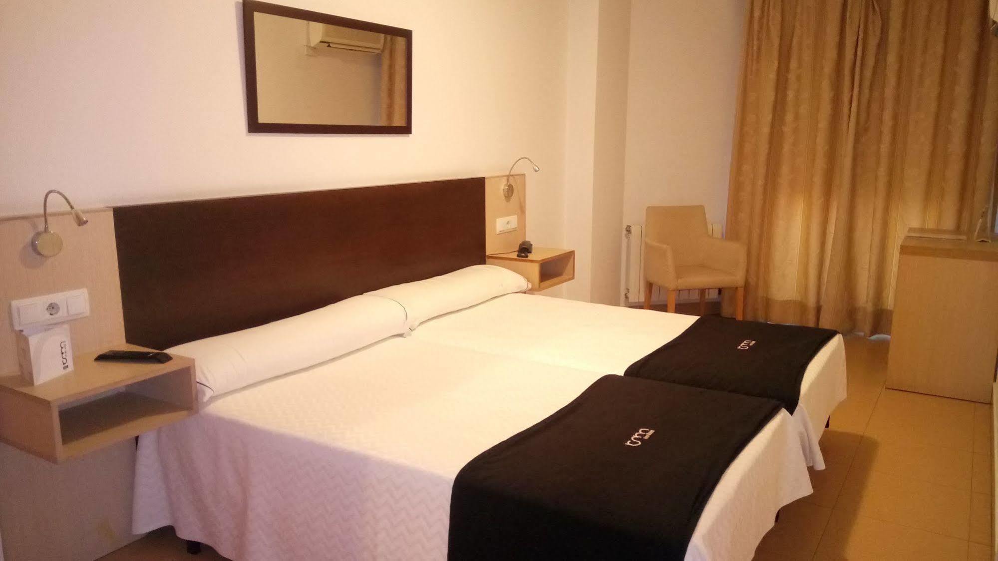 Hotel Room Понтеведра Экстерьер фото